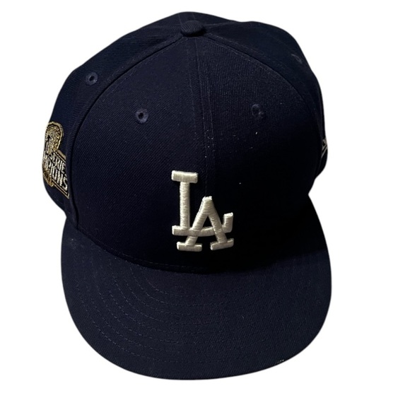 LA Dodgers New Era 2020 World Series CHAMPIONS Sidepatch Cap Adjustable - Picture 1 of 7